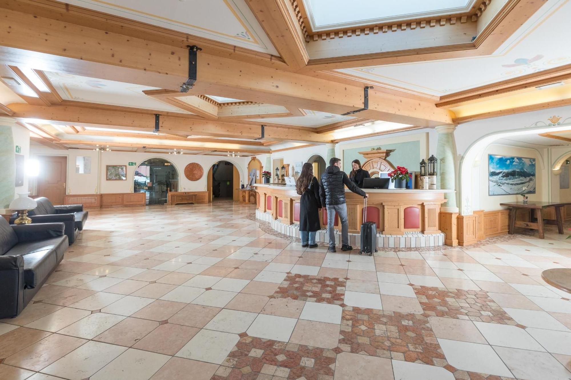 Hotel Intermonti Livigno Exterior photo